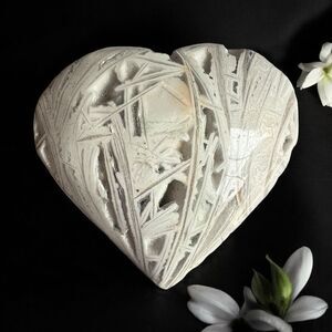 Mexican White Lace Agate Druzy‎ Heart Carving (8)